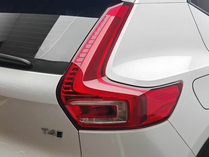 Фото 7 - Volvo XC40