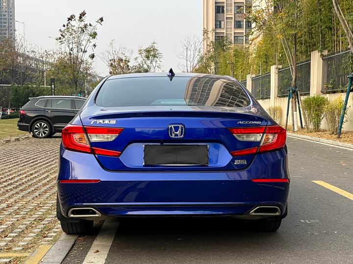 Фото 6 - Honda Accord