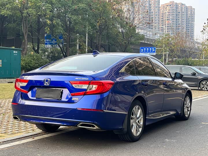 Фото 7 - Honda Accord