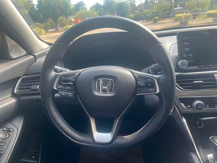 Фото 5 - Honda Accord