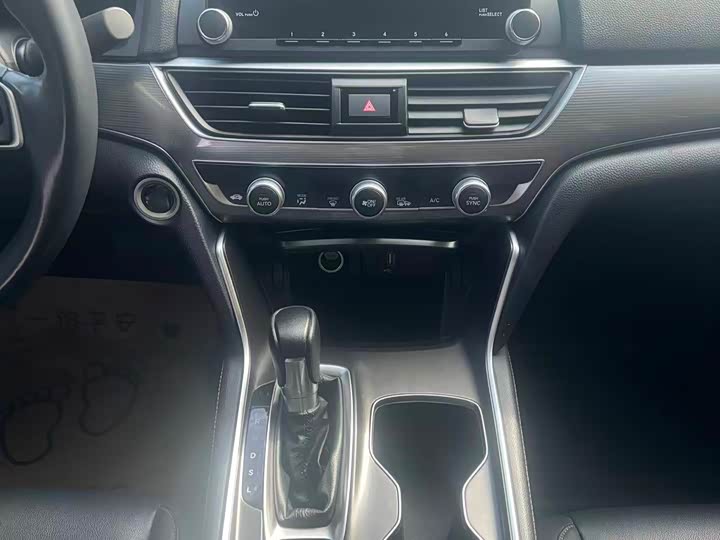 Фото 6 - Honda Accord