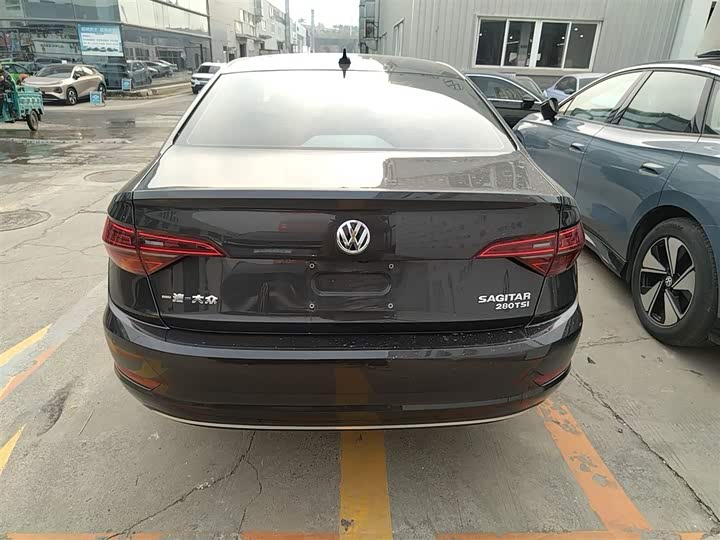 Фото 6 - Volkswagen Sagitar L