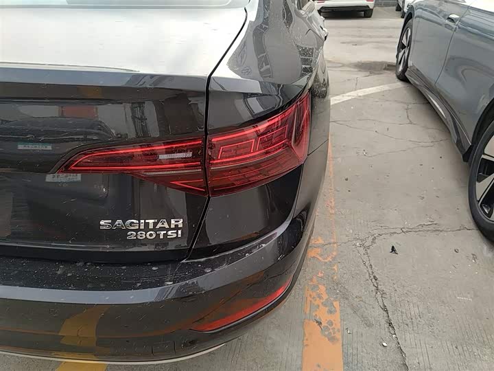 Фото 8 - Volkswagen Sagitar L