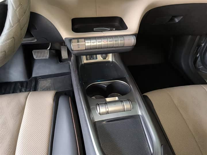 Фото 14 - BYD Dolphin