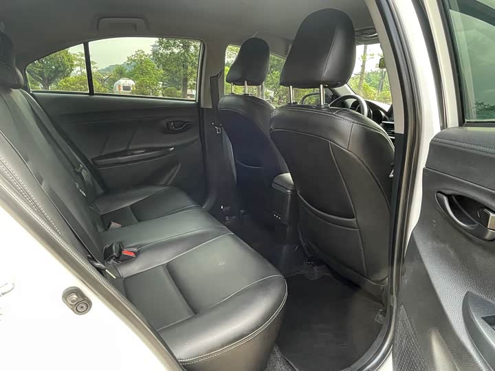 Фото 10 - Toyota Vios