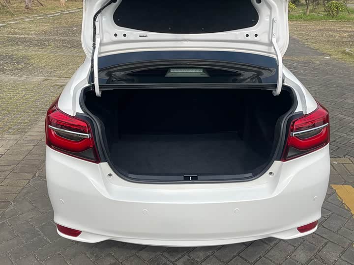 Фото 13 - Toyota Vios