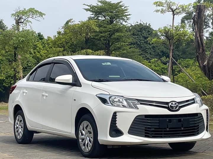 Фото 2 - Toyota Vios