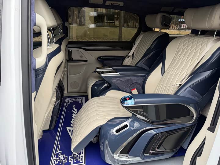 Фото 10 - Buick GL8 ES