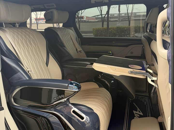 Фото 23 - Buick GL8 ES