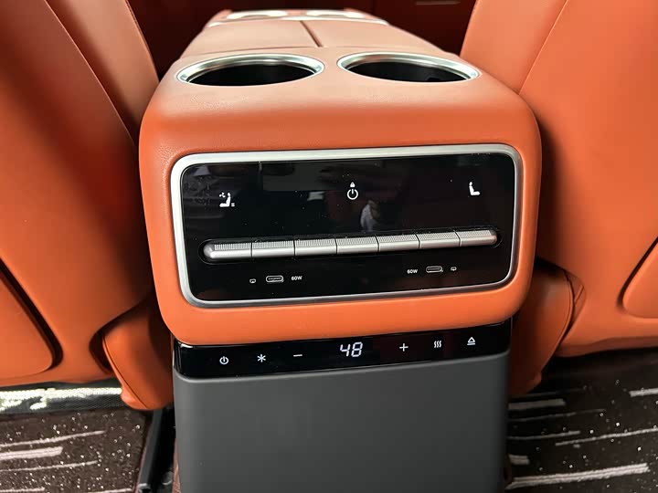 Фото 14 - LiXiang L9