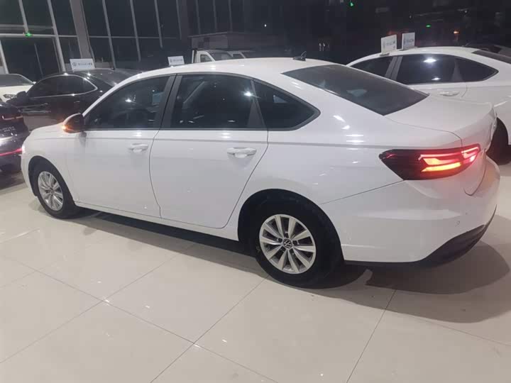 Фото 5 - Volkswagen Lavida