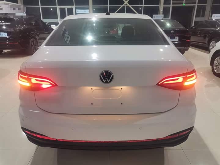 Фото 6 - Volkswagen Lavida