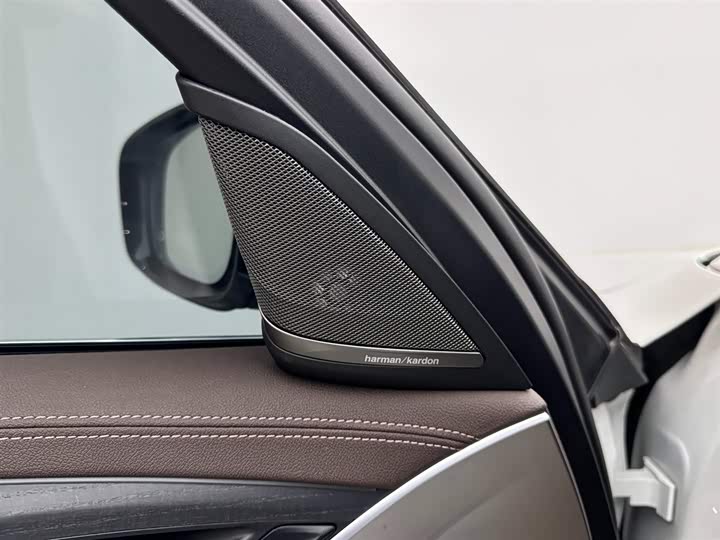 Фото 15 - BMW 5 Series