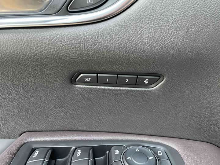 Фото 17 - Cadillac XT6