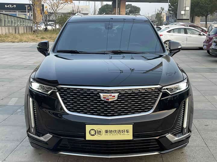 Фото 2 - Cadillac XT6