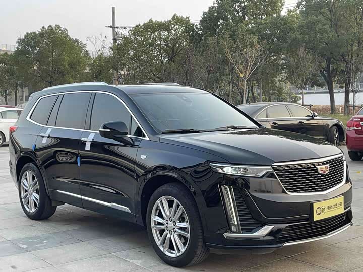 Фото 3 - Cadillac XT6