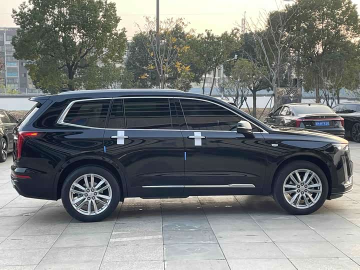 Фото 40 - Cadillac XT6