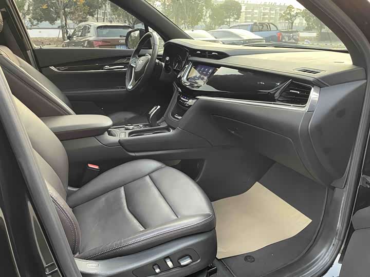 Фото 5 - Cadillac XT6