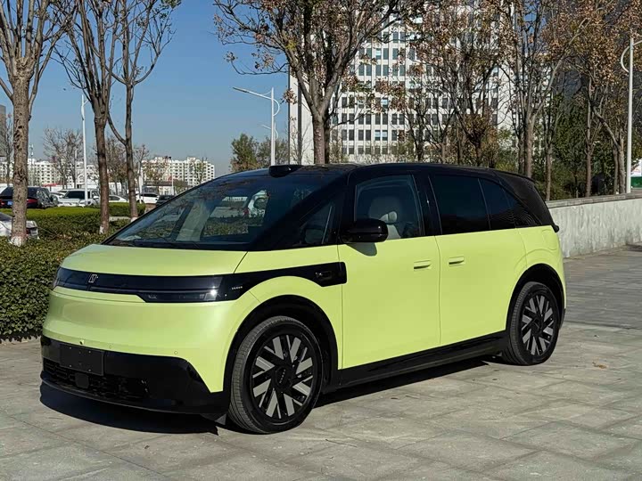 Фото 1 - Zeekr Mix