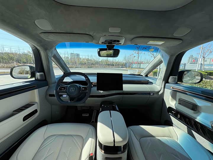 Фото 14 - Zeekr Mix