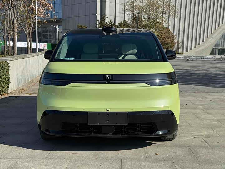 Фото 2 - Zeekr Mix