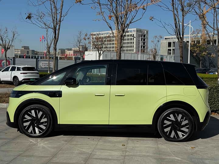 Фото 3 - Zeekr Mix