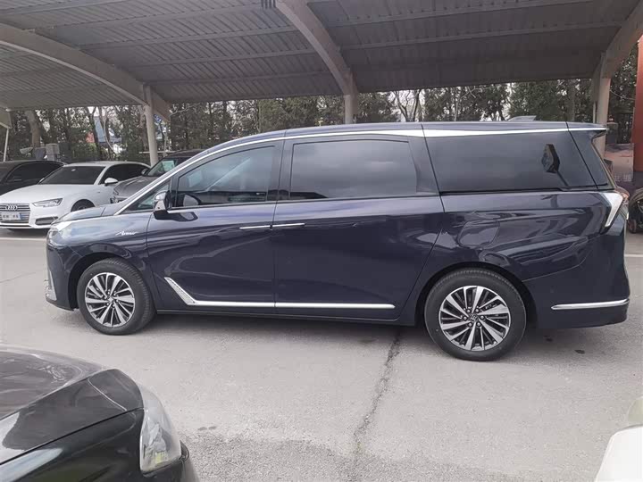 Фото 5 - Buick GL8 Hybrid