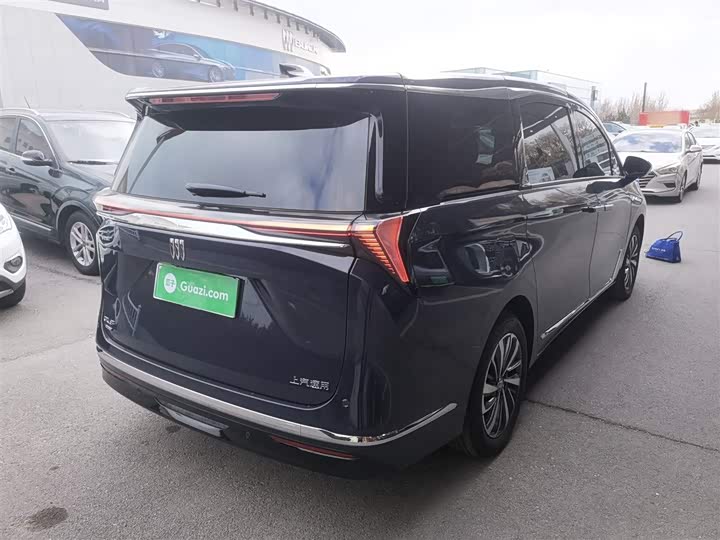 Фото 7 - Buick GL8 Hybrid