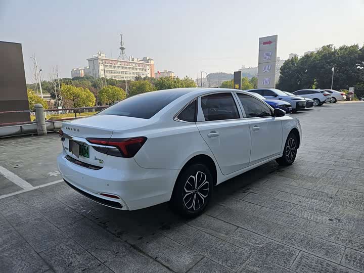 Фото 5 - Roewe i6 Max EV