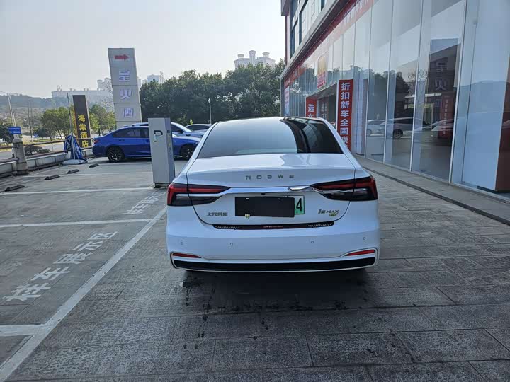 Фото 6 - Roewe i6 Max EV