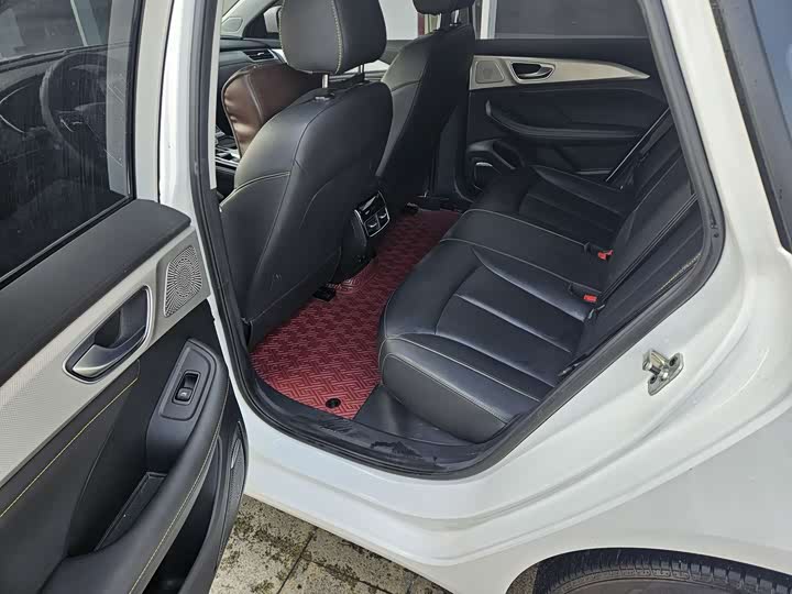 Фото 9 - Roewe i6 Max EV