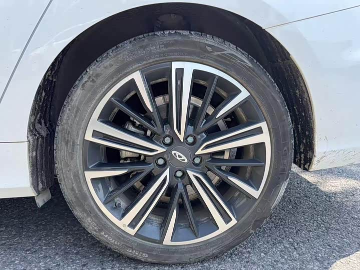 Фото 15 - Chery Arrizo 8