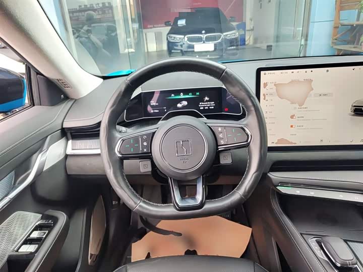 Фото 3 - Zeekr 001