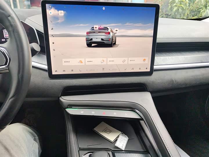 Фото 5 - Zeekr 001