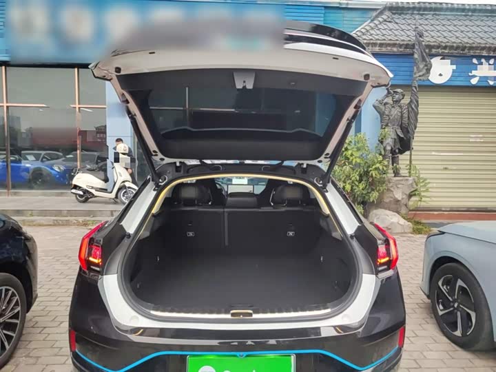 Фото 9 - Zeekr 001