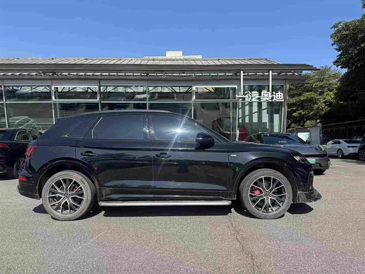 Фото 3 - Audi Q5L