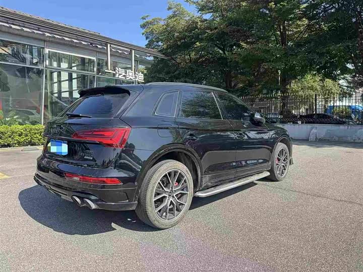 Фото 4 - Audi Q5L