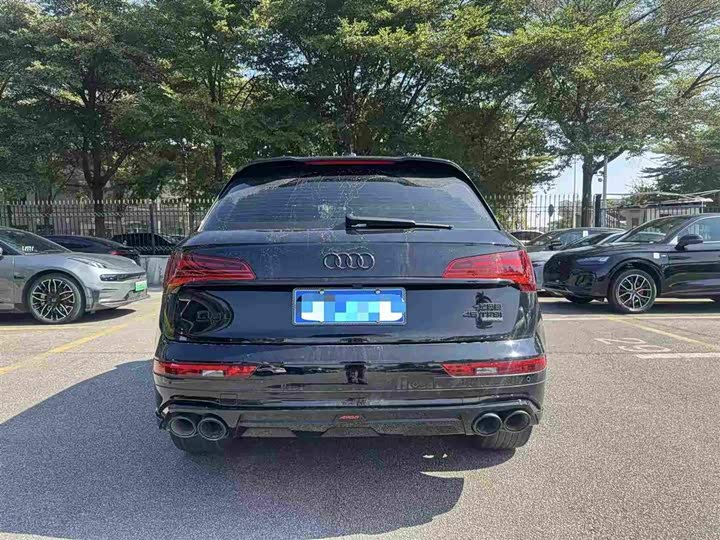 Фото 5 - Audi Q5L