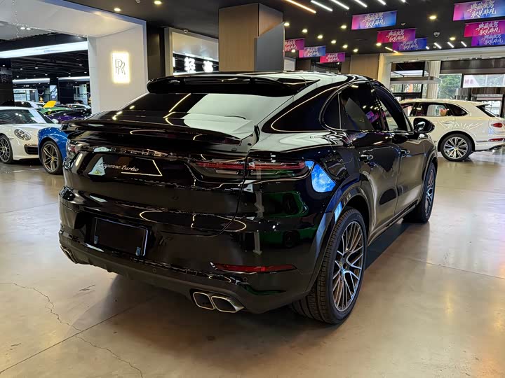 Фото 10 - Porsche Cayenne