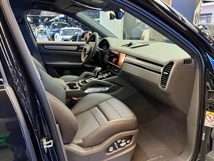 Фото 11 - Porsche Cayenne