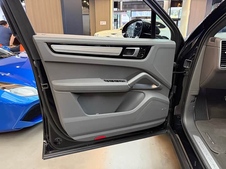 Фото 5 - Porsche Cayenne