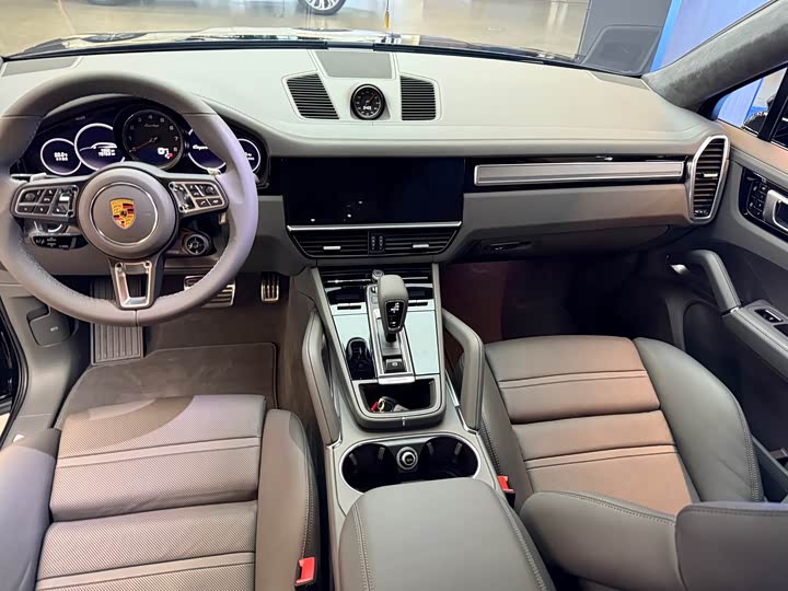 Фото 7 - Porsche Cayenne