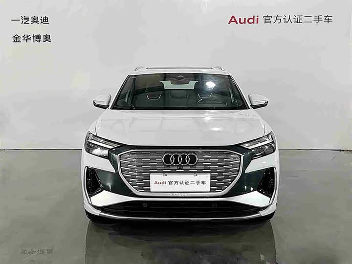Фото 2 - Audi Q4 e-tron