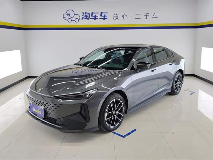 Фото 1 - Changan UNI-V Hybrid