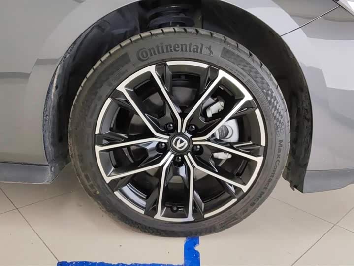 Фото 6 - Changan UNI-V Hybrid