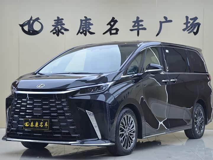 Фото 1 - Lexus LM