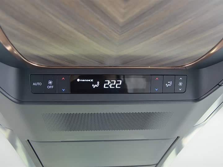 Фото 15 - Lexus LM