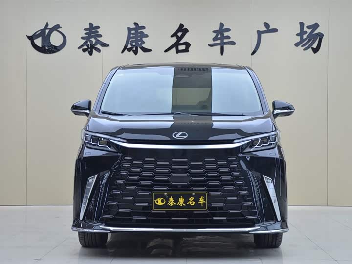 Фото 2 - Lexus LM