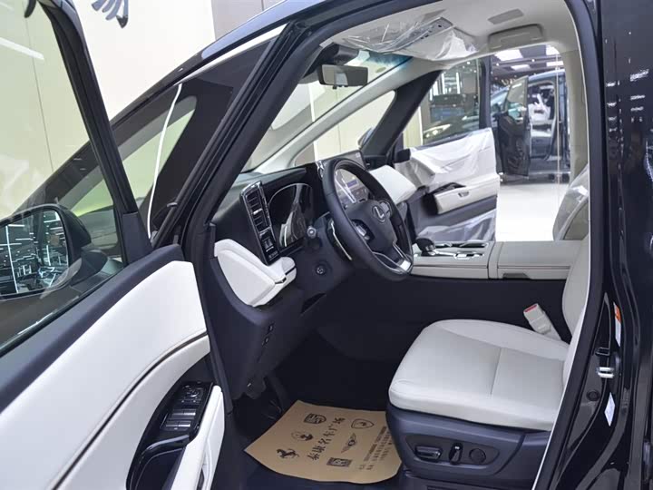 Фото 4 - Lexus LM