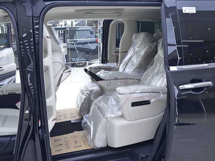 Фото 5 - Lexus LM